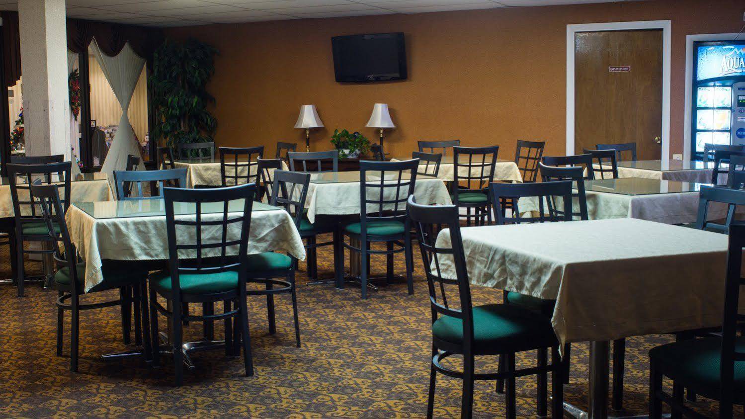 Red Roof Inn & Suites Newport - Middletown, Ri Buitenkant foto